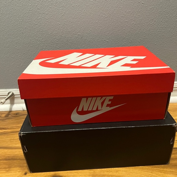 Nike Air Jordan 1 Low White/Black/Gym Red Size 6Y - Picture 7 of 8